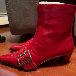 Brand New Red Patent Steve Madden Kitten Heel Boots